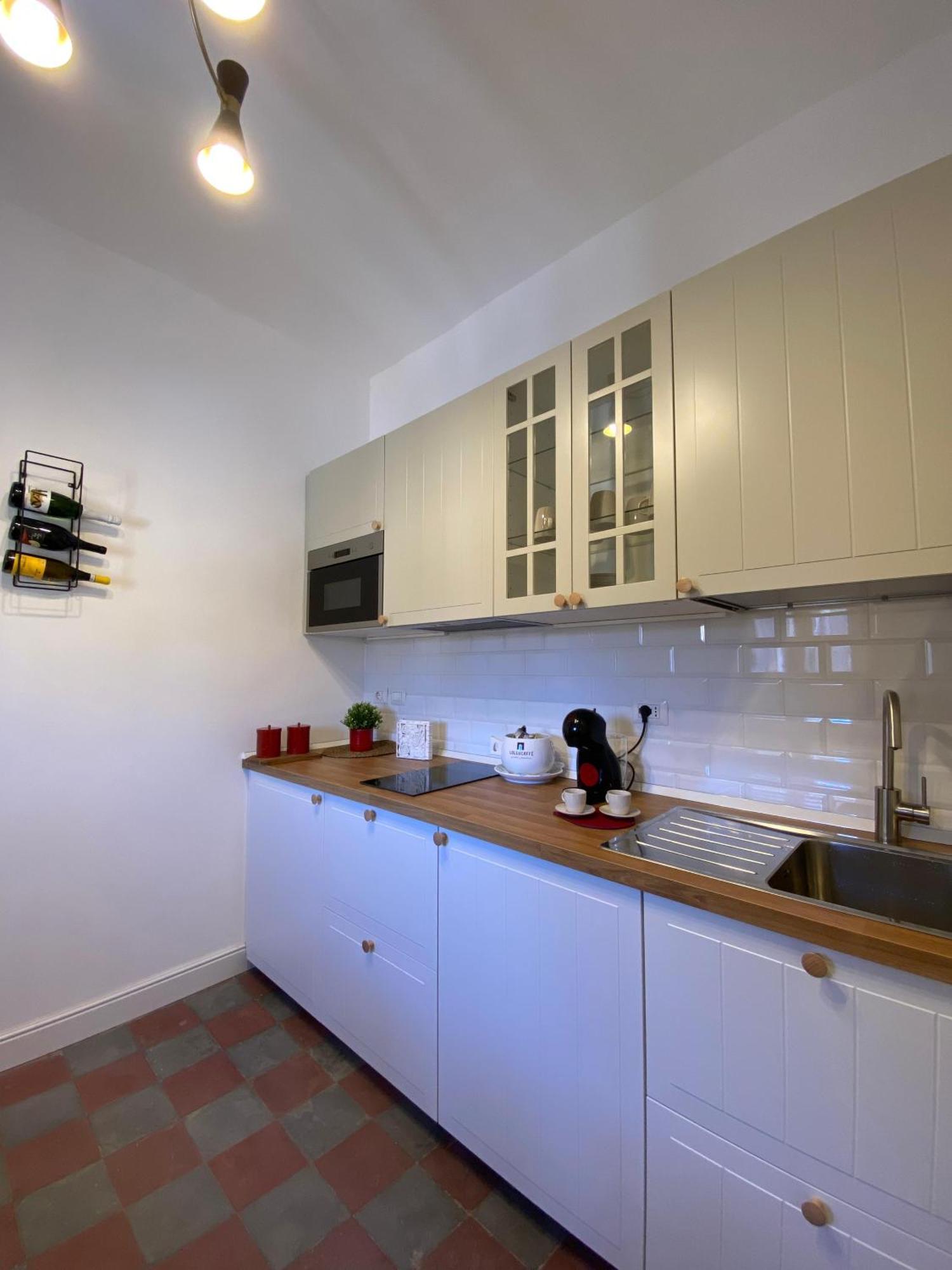 Dimora Dei Minoriti Bed & Breakfast คาตาเนีย ภายนอก รูปภาพ