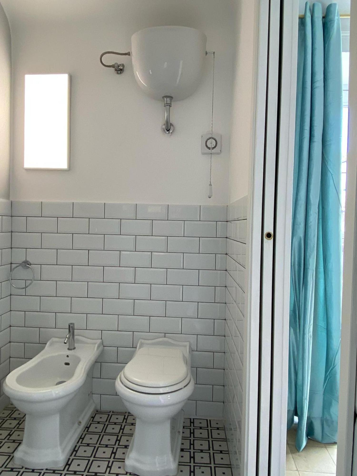 Dimora Dei Minoriti Bed & Breakfast คาตาเนีย ภายนอก รูปภาพ