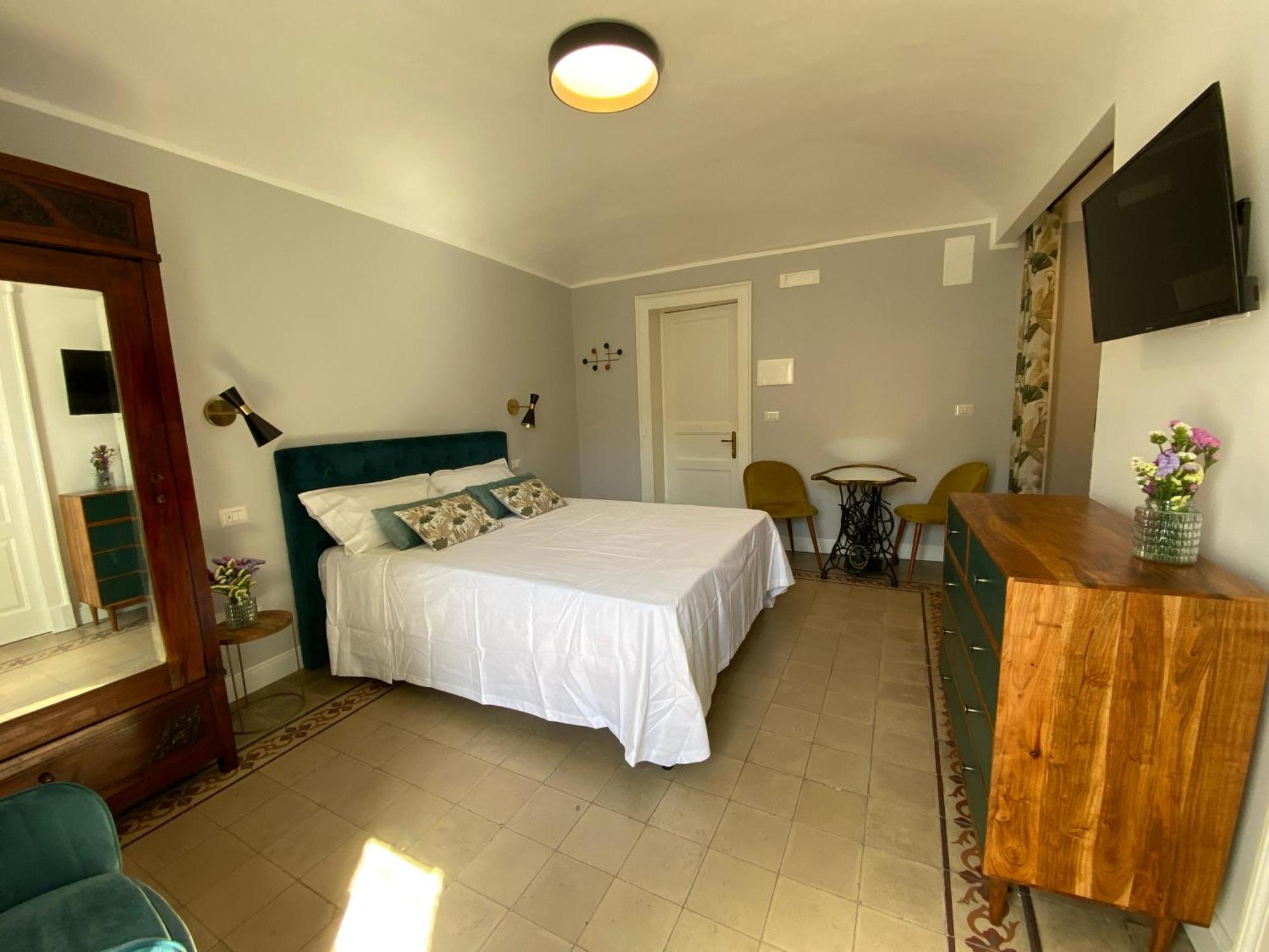 Dimora Dei Minoriti Bed & Breakfast คาตาเนีย ภายนอก รูปภาพ