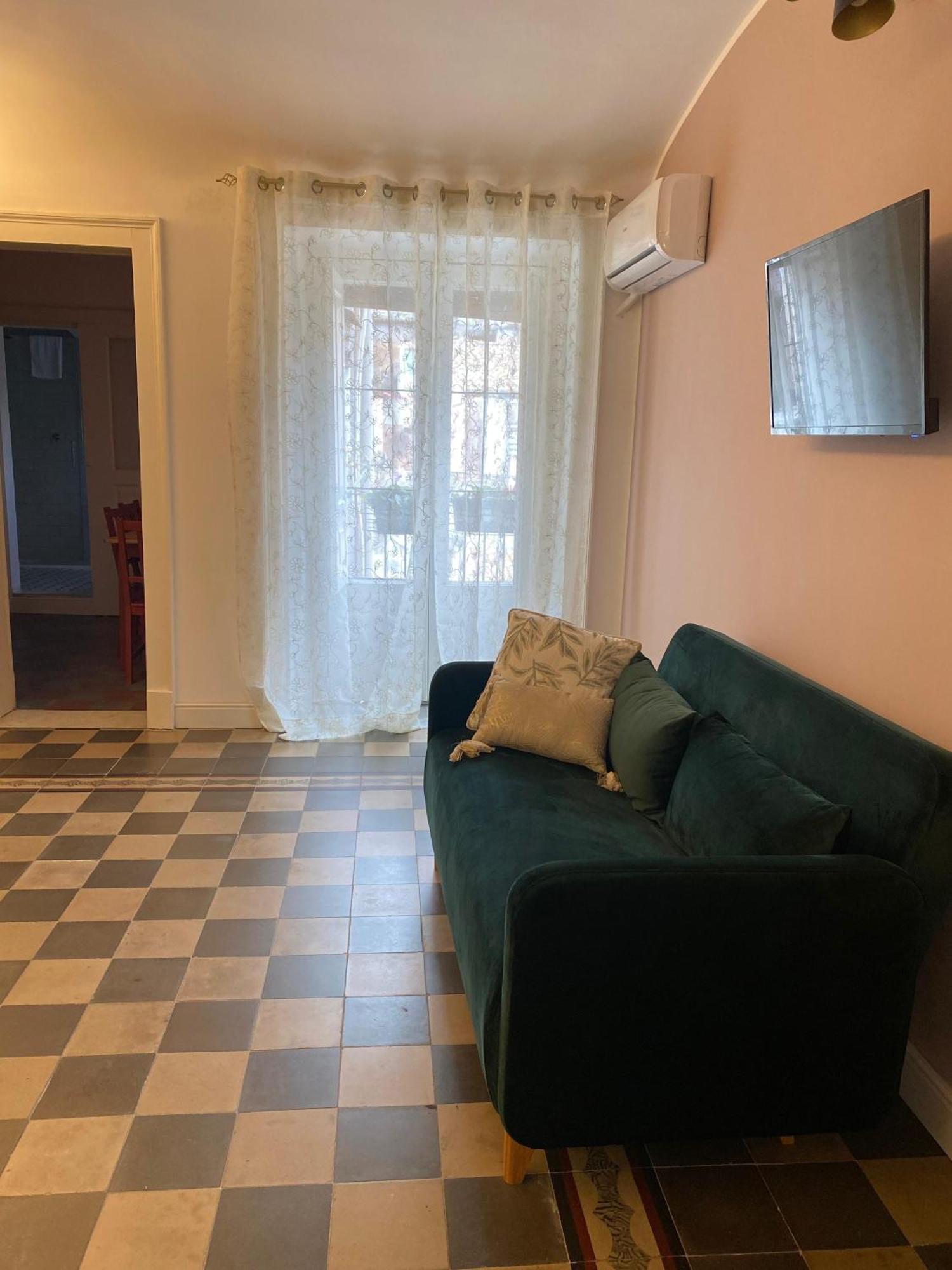 Dimora Dei Minoriti Bed & Breakfast คาตาเนีย ภายนอก รูปภาพ